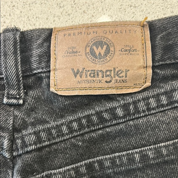 Wrangler cutoff shorts - Picture 3 of 5